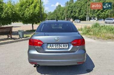 Седан Volkswagen Jetta 2014 в 