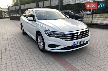 Седан Volkswagen Jetta 2019 в 