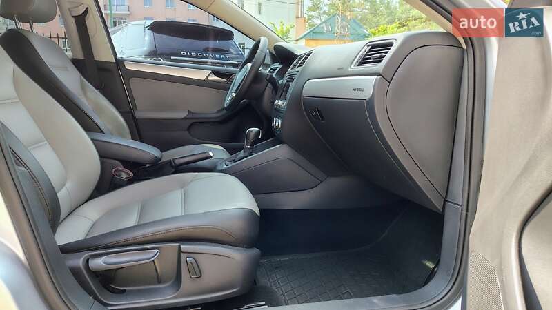 Седан Volkswagen Jetta 2014 в Києві