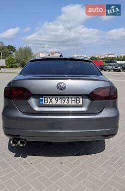 Седан Volkswagen Jetta 2014 в 