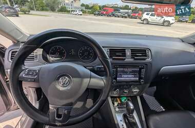 Седан Volkswagen Jetta 2014 в 