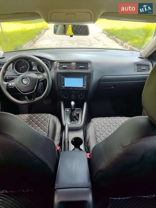 Седан Volkswagen Jetta 2015 в Полонном