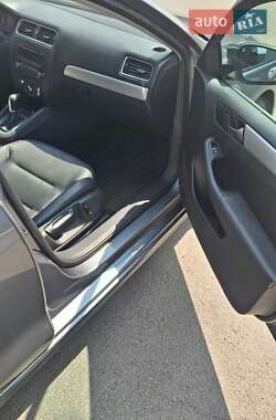Седан Volkswagen Jetta 2014 в 