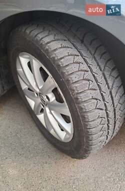 Седан Volkswagen Jetta 2014 в 