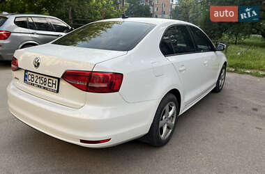 Седан Volkswagen Jetta 2015 в 
