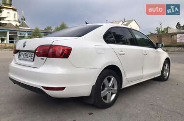 Седан Volkswagen Jetta 2013 в 