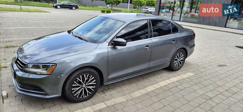 Седан Volkswagen Jetta 2017 в Ужгороде