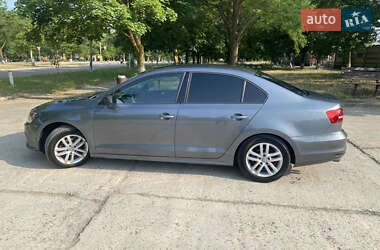 Седан Volkswagen Jetta 2015 в 