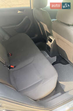 Седан Volkswagen Jetta 2015 в 