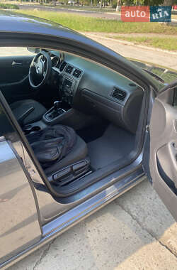 Седан Volkswagen Jetta 2015 в 