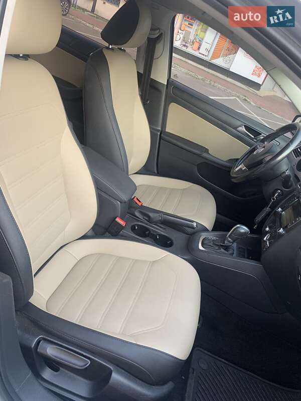 Седан Volkswagen Jetta 2011 в Броварах