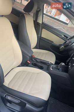 Седан Volkswagen Jetta 2011 в 