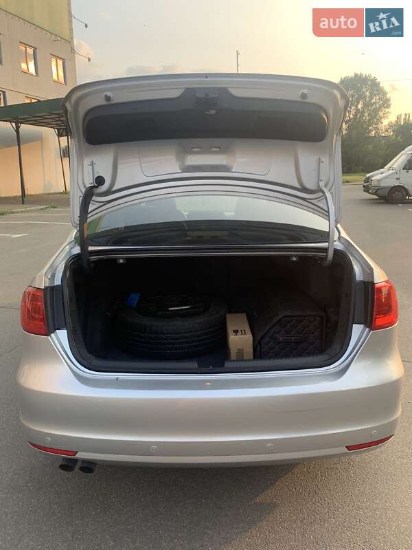 Седан Volkswagen Jetta 2011 в Броварах