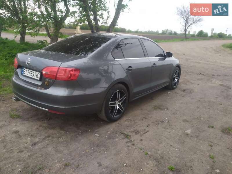 Седан Volkswagen Jetta 2013 в Оржице