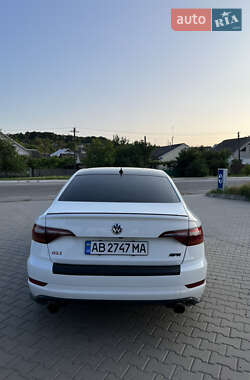 Седан Volkswagen Jetta 2019 в 