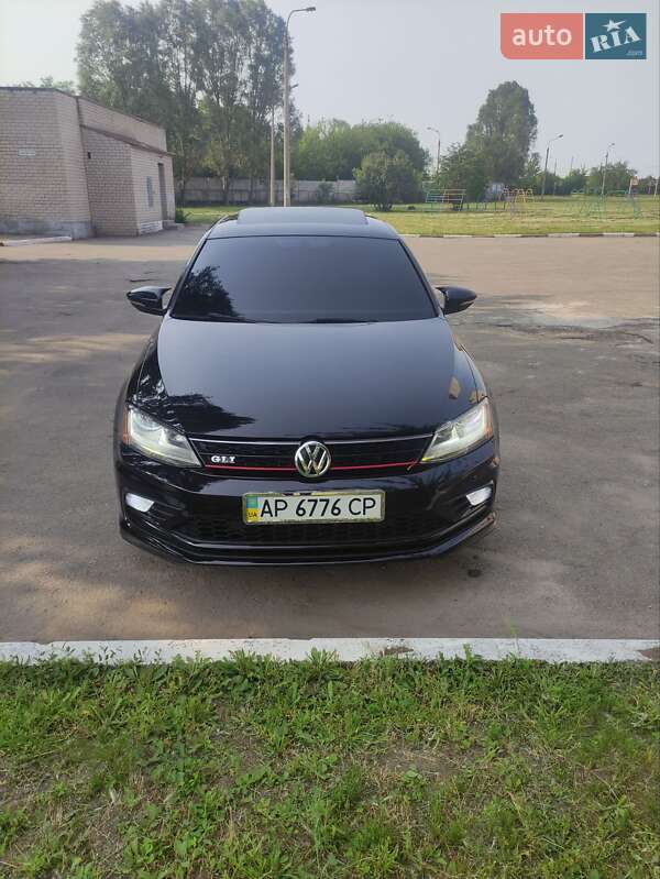 Седан Volkswagen Jetta 2016 в Запорожье