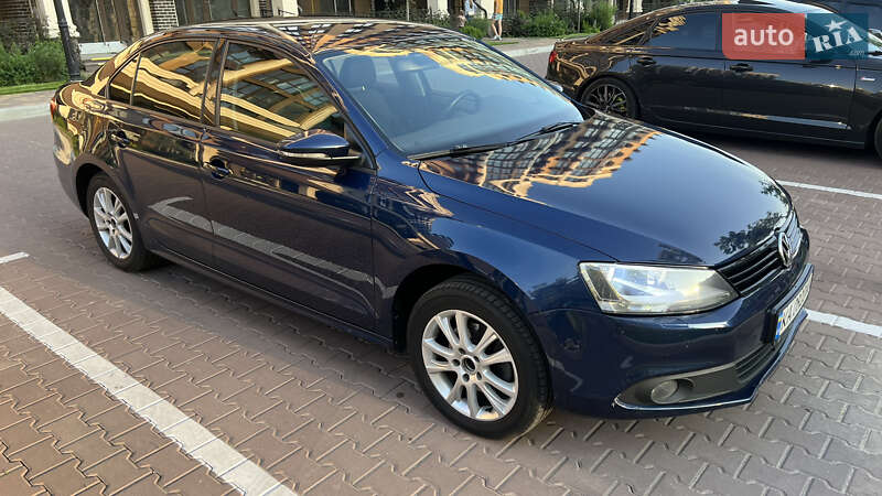 Седан Volkswagen Jetta 2013 в Софіївській Борщагівці