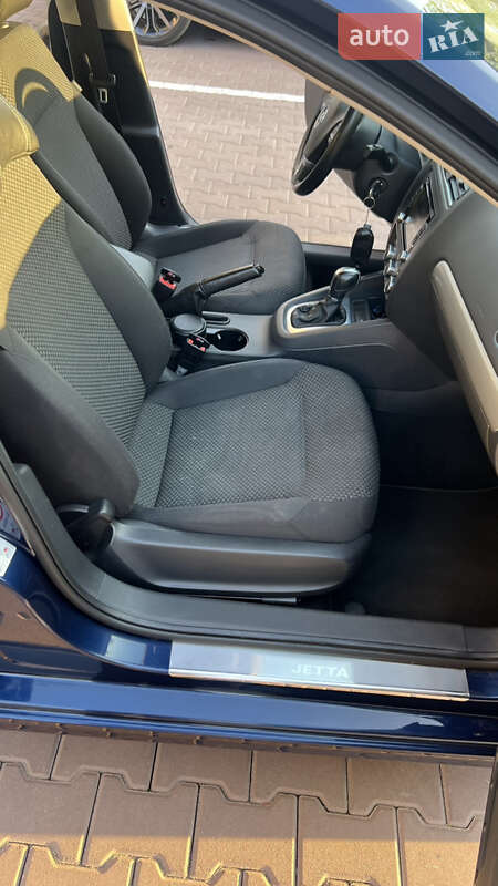 Седан Volkswagen Jetta 2013 в Софіївській Борщагівці