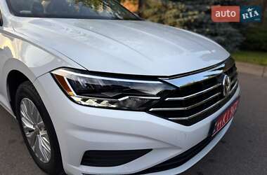 Седан Volkswagen Jetta 2020 в Києві