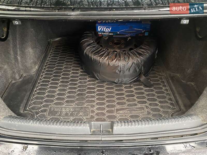 Седан Volkswagen Jetta 2014 в Миколаєві