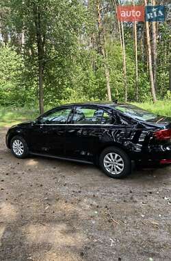 Седан Volkswagen Jetta 2013 в 