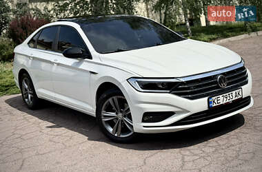 Седан Volkswagen Jetta 2019 в 