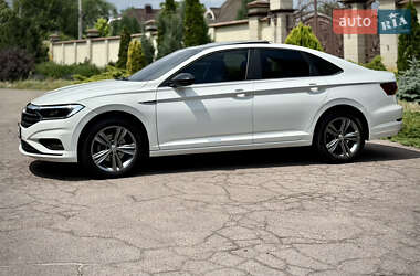 Седан Volkswagen Jetta 2019 в 