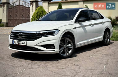 Седан Volkswagen Jetta 2019 в 
