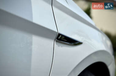 Седан Volkswagen Jetta 2019 в 