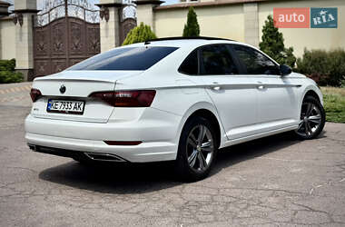 Седан Volkswagen Jetta 2019 в 