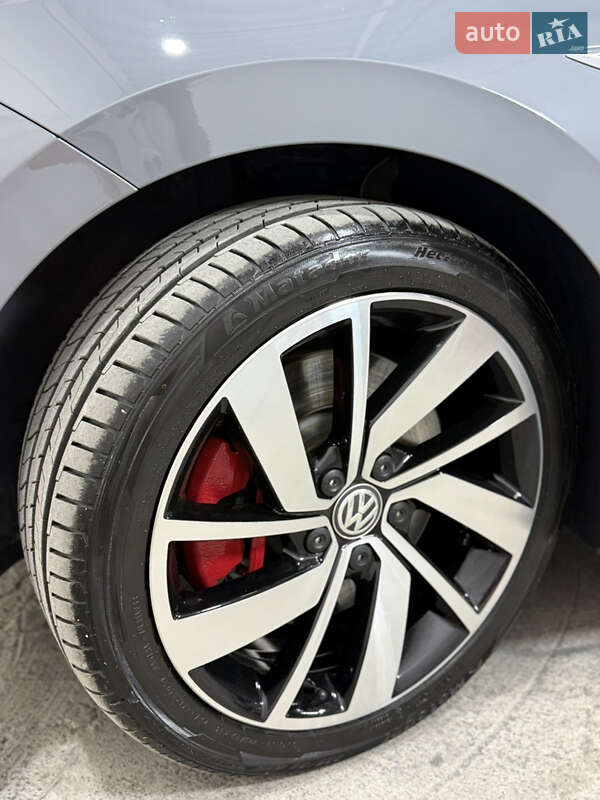 Седан Volkswagen Jetta 2019 в Одессе