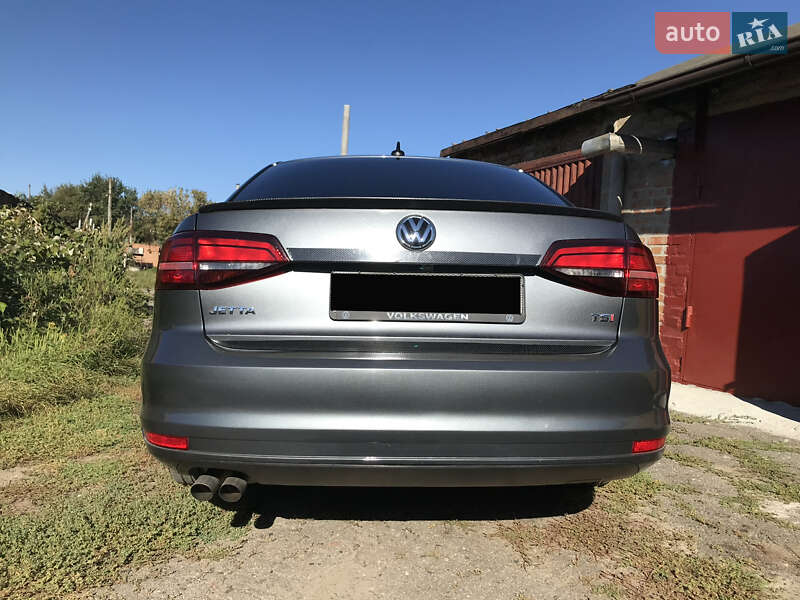 Седан Volkswagen Jetta 2015 в Полтаві