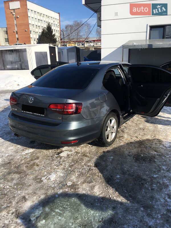Седан Volkswagen Jetta 2015 в Полтаві