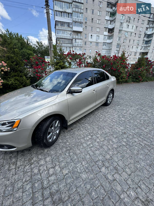 Седан Volkswagen Jetta 2013 в Житомире