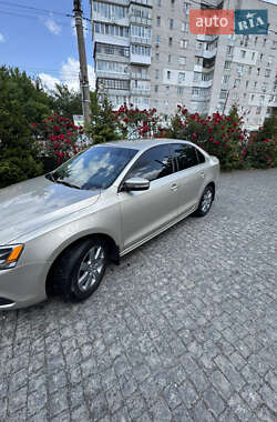 Седан Volkswagen Jetta 2013 в 