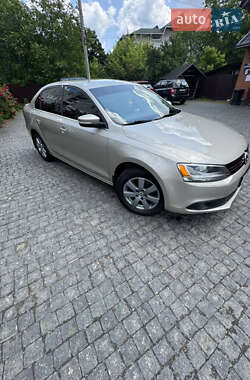 Седан Volkswagen Jetta 2013 в 