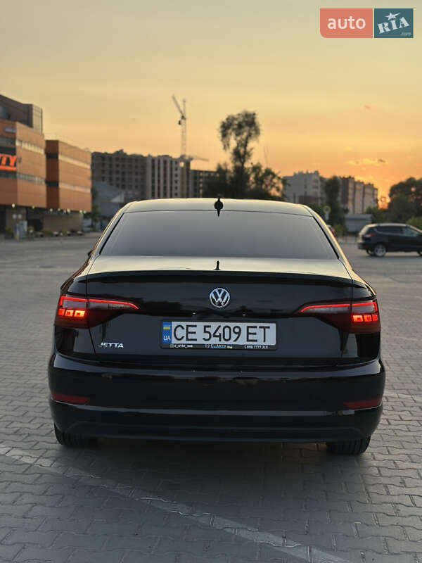 Седан Volkswagen Jetta 2020 в Черновцах