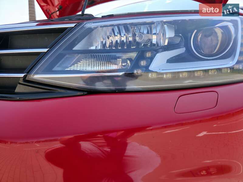 Седан Volkswagen Jetta 2015 в Нововолинську