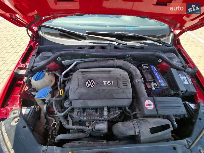 Седан Volkswagen Jetta 2015 в Нововолинську