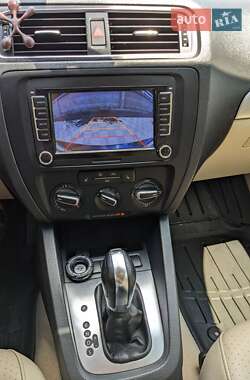 Седан Volkswagen Jetta 2014 в 