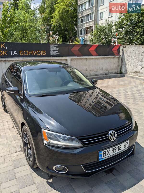 Седан Volkswagen Jetta 2014 в 