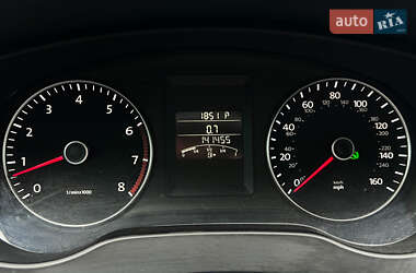 Седан Volkswagen Jetta 2013 в 