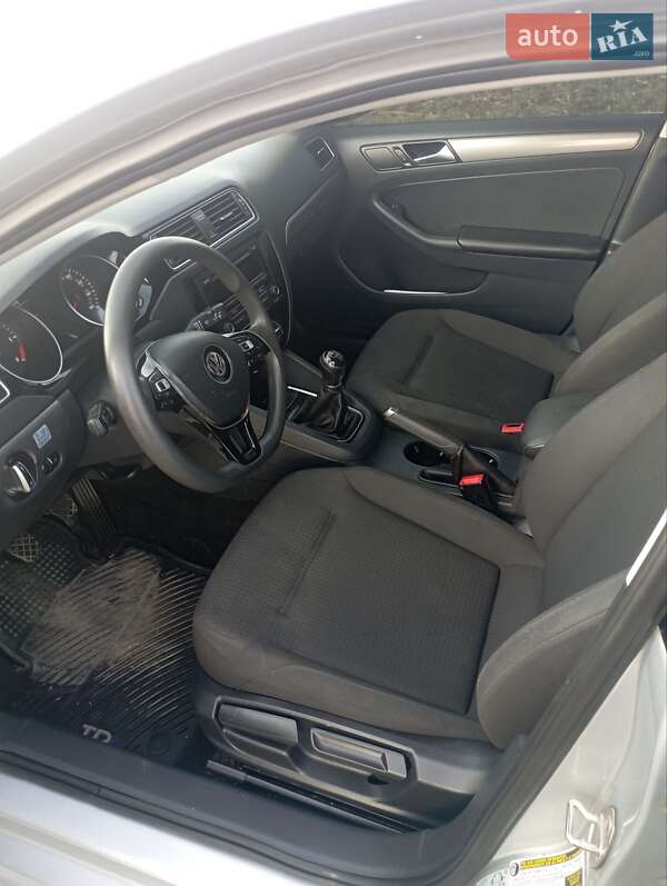 Седан Volkswagen Jetta 2015 в Голованевске