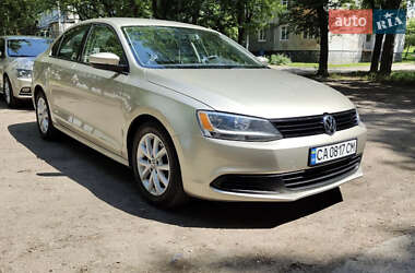 Седан Volkswagen Jetta 2012 в 