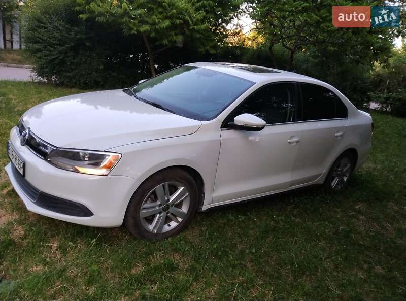 Седан Volkswagen Jetta 2012 в Тернополі