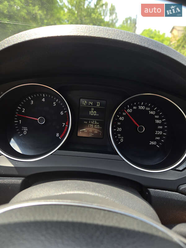 Седан Volkswagen Jetta 2015 в Чугуеве