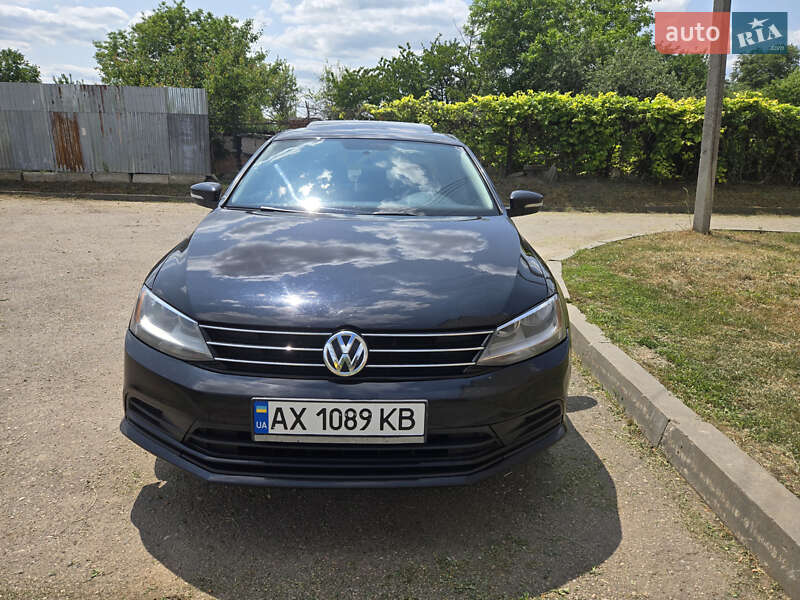 Седан Volkswagen Jetta 2015 в Чугуеве