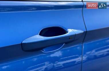 Седан Volkswagen Jetta 2023 в 