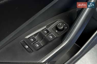 Седан Volkswagen Jetta 2023 в 