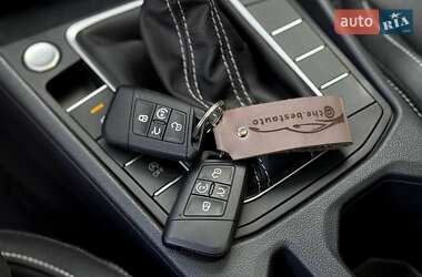 Седан Volkswagen Jetta 2023 в 
